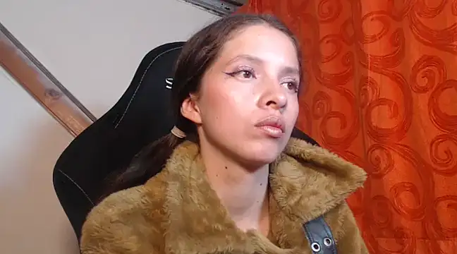 sweetdam12 online show from February 13, 12:57 am