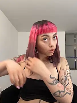 GigiVolkova online show from December 3, 1:02 am