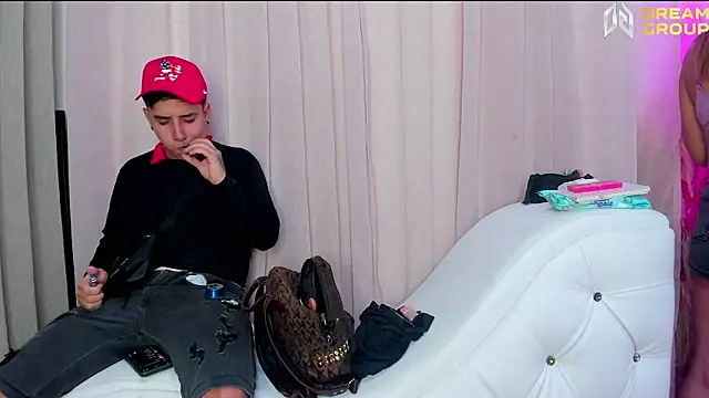 Yourslust  online show from April 1, 8:06 pm