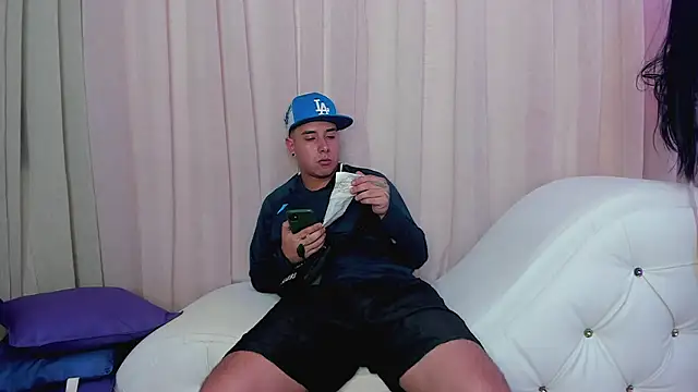 Yourslust  online show from May 8, 2:17 am