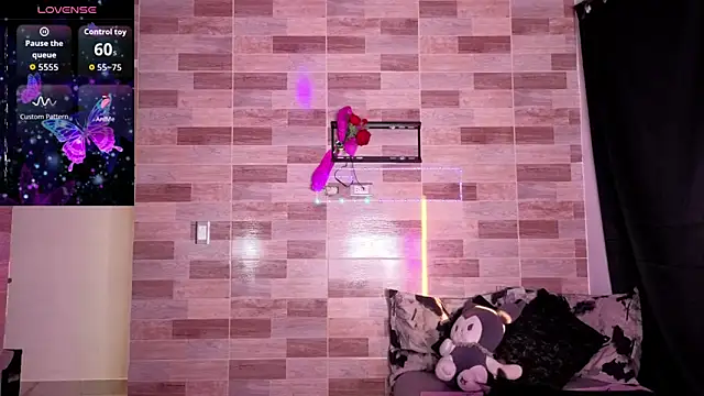 Snapshot of Dolcee_zoe chatting on December 20, 9:11 pm Dolcee zoe online show from December 20, 9:11 pm