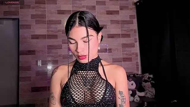 Snapshot of Dolcee_zoe chatting on December 21, 9:33 pm Dolcee zoe online show from December 21, 9:33 pm