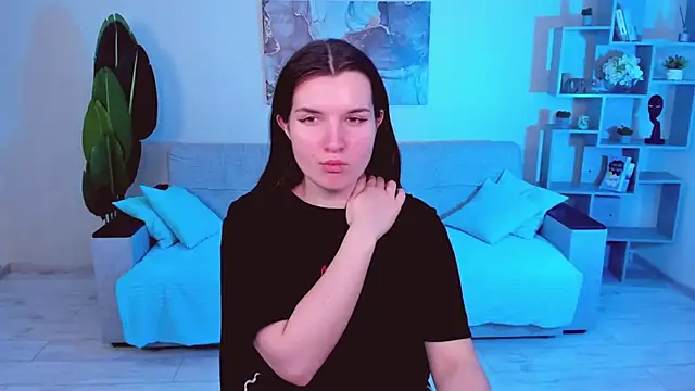 Snapshot of BonneyLove chatting on February 12, 9:11 pm BonneyLove online show from February 12, 9:11 pm