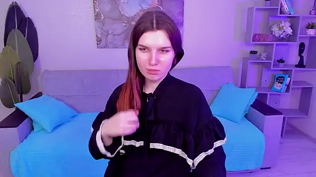 Snapshot of BonneyLove chatting on February 17, 9:41 pm BonneyLove online show from February 17, 9:41 pm