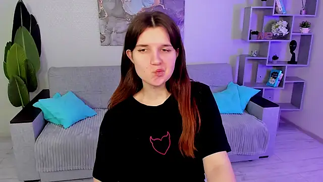 Snapshot of BonneyLove chatting on March 20, 9:13 pm BonneyLove online show from March 20, 9:13 pm