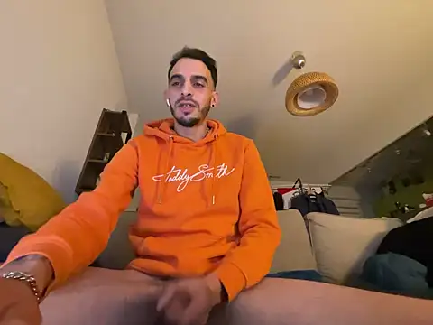 Rebeu313 online show from January 4, 1:21 am