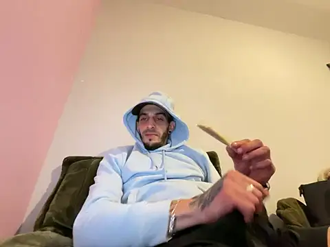 Rebeu313 online show from March 6, 8:49 pm