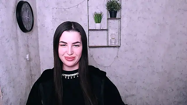 Snapshot of DivaKaily_ chatting on December 7, 10:12 am DivaKaily online show from December 7, 10:12 am