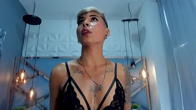 MiaMorgan  online show from March 3, 4:35 pm