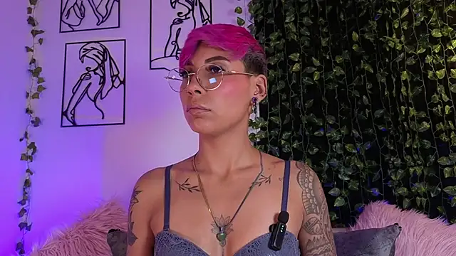 MiaMorgan  online show from November 5, 1:44 pm