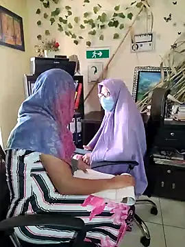 Snapshot of NAJWA-ARAB chatting on December 13, 2:38 pm NAJWA-ARAB online show from December 13, 2:38 pm