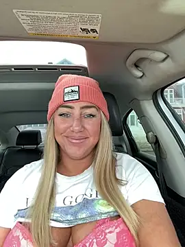 Snapshot of sunshinekisses chatting on March 7, 6:16 pm sunshinekisses online show from March 7, 6:16 pm