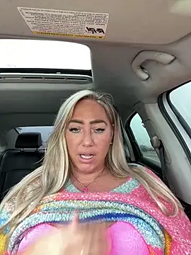 Snapshot of sunshinekisses chatting on March 31, 4:40 pm sunshinekisses online show from March 31, 4:40 pm