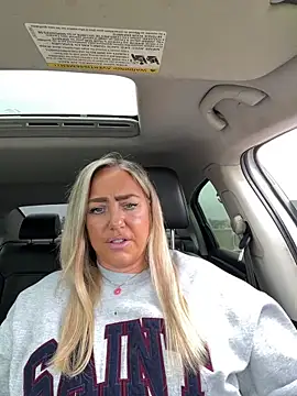 Snapshot of sunshinekisses chatting on April 8, 4:51 pm sunshinekisses online show from April 8, 4:51 pm