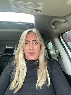 Snapshot of sunshinekisses chatting on April 10, 8:35 pm sunshinekisses online show from April 10, 8:35 pm