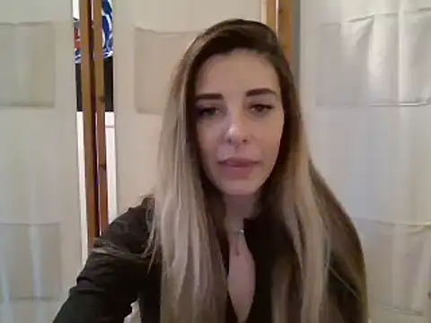 Snapshot of MissBella131 chatting on January 9, 2:07 pm MissBella131 online show from January 9, 2:07 pm