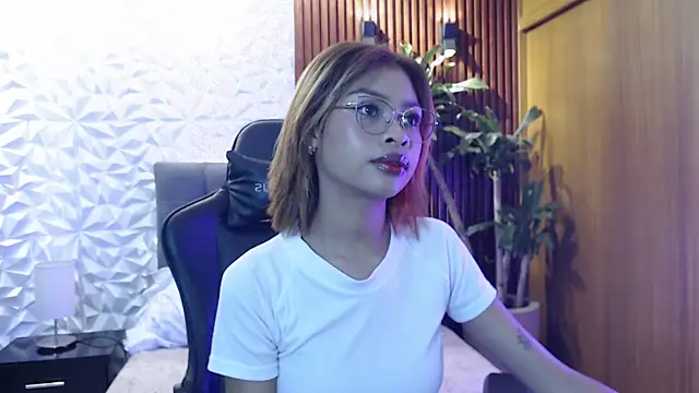 Perla prg online show from February 25, 2:00 pm