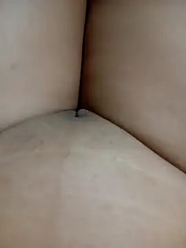 Snapshot of Khaleyssi chatting on February 18, 1:45 am Khaleyssi online show from February 18, 1:45 am