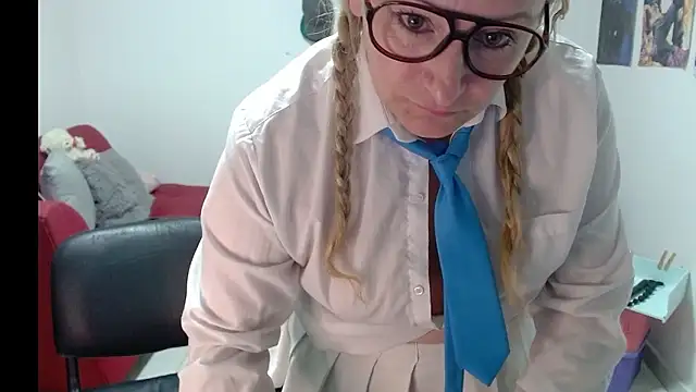 emperabigbootybigass online show from January 17, 12:15 am