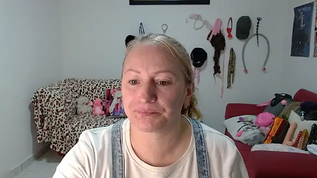 emperabigbootybigass online show from March 20, 12:21 pm