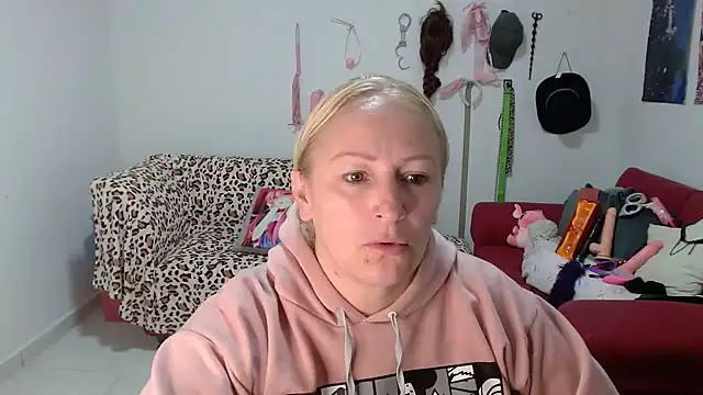 emperabigbootybigass online show from April 16, 12:28 pm