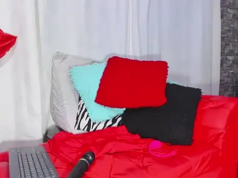 Xiomara-Suarez online show from February 28, 1:47 am