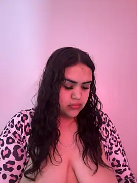 Snapshot of iTrapXXXBACKUP chatting on February 9, 6:58 pm iTrapXXXBACKUP online show from February 9, 6:58 pm