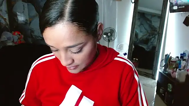 KatalinnaBrown online show from November 11, 11:32 am