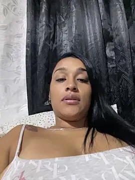 Snapshot of KatalinnaBrown chatting on February 12, 11:38 am KatalinnaBrown online show from February 12, 11:38 am