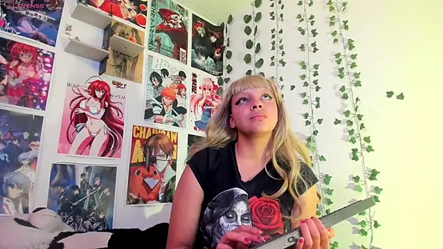 miku katsuragi online show from December 5, 6:32 am