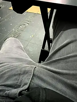 Snapshot of Farias8837 chatting on October 30, 5:24 pm Farias8837 online show from October 30, 5:24 pm