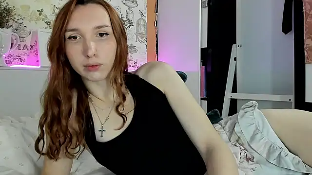 LisaIcon online show from February 3, 11:58 pm