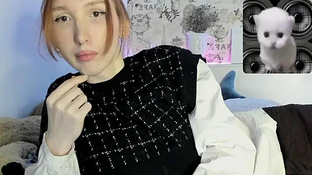 LisaIcon online show from March 10, 7:07 pm