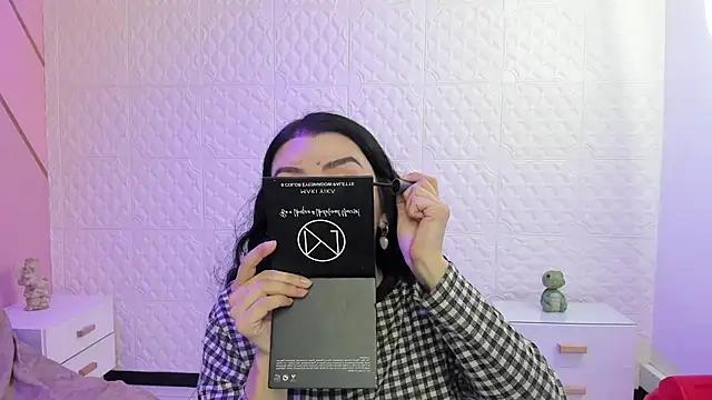 Violetaa diazz online show from November 10, 9:14 pm