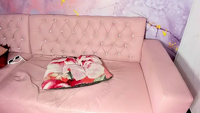 Living room online show from February 21, 6:18 am