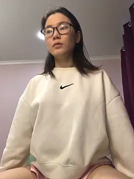 Snapshot of Milka23 chatting on December 14, 12:44 pm Milka23 online show from December 14, 12:44 pm