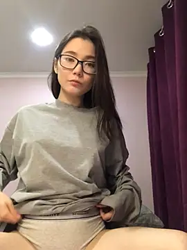 Snapshot of Milka23 chatting on December 28, 9:19 pm Milka23 online show from December 28, 9:19 pm