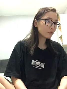 Snapshot of Milka23 chatting on February 16, 6:10 pm Milka23 online show from February 16, 6:10 pm