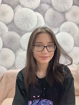 Snapshot of Milka23 chatting on March 13, 7:39 pm Milka23 online show from March 13, 7:39 pm