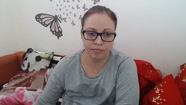 Snapshot of LadyHellene chatting on February 16, 1:27 pm LadyHellene online show from February 16, 1:27 pm
