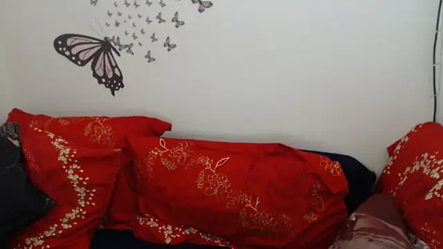 Snapshot of LadyHellene chatting on February 27, 12:23 pm LadyHellene online show from February 27, 12:23 pm