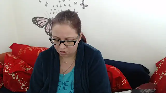 Snapshot of LadyHellene chatting on March 4, 6:04 am LadyHellene online show from March 4, 6:04 am