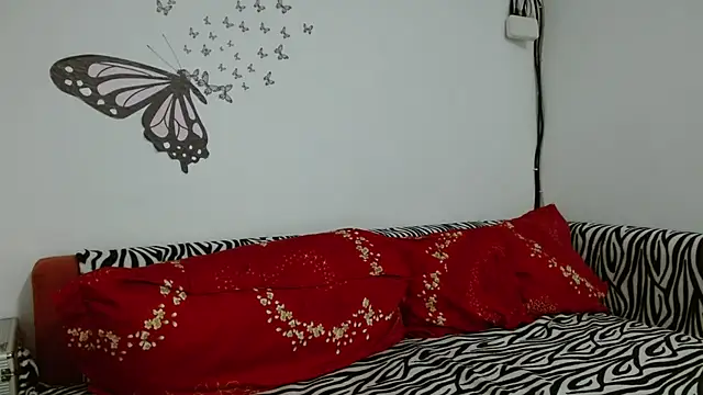 Snapshot of LadyHellene chatting on October 15, 6:57 am LadyHellene online show from October 15, 6:57 am