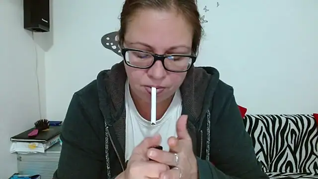 LadyHellene online show from December 4, 5:39 am