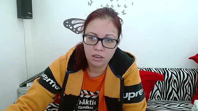 LadyHellene online show from January 7, 7:33 am