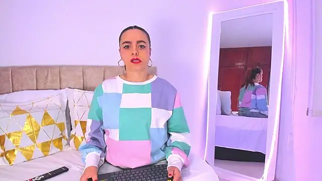 cristalwalker   online show from November 21, 11:31 am