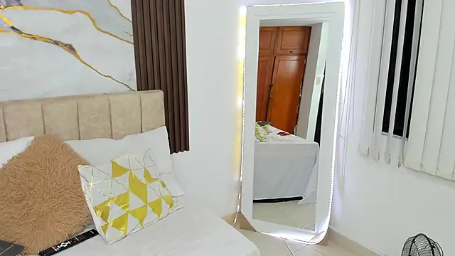 cristalwalker   online show from April 5, 10:45 am