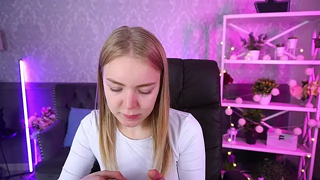 EmilySunshineS online show from October 2, 7:04 am