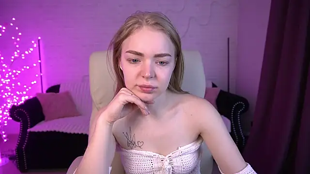 EmilySunshineS online show from March 9, 6:50 am