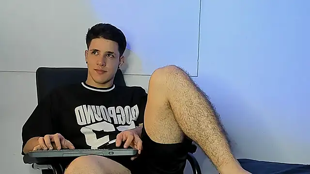 Snapshot of Adan_rivas_ chatting on February 20, 2:18 am Adan rivas online show from February 20, 2:18 am